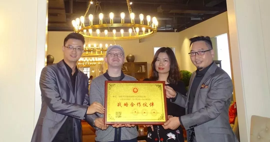 中國(guó)晶鯤鵬獎(jiǎng)戰(zhàn)略合作伙伴設(shè)計(jì)賦能簽約儀式圓滿召開—成都建博會(huì)“大家居·設(shè)計(jì)周”(圖9) 中國(guó)晶鯤鵬獎(jiǎng)戰(zhàn)略合作伙伴設(shè)計(jì)賦能簽約儀式圓滿召開—成都建博會(huì)“大家居·設(shè)計(jì)周”(圖9)