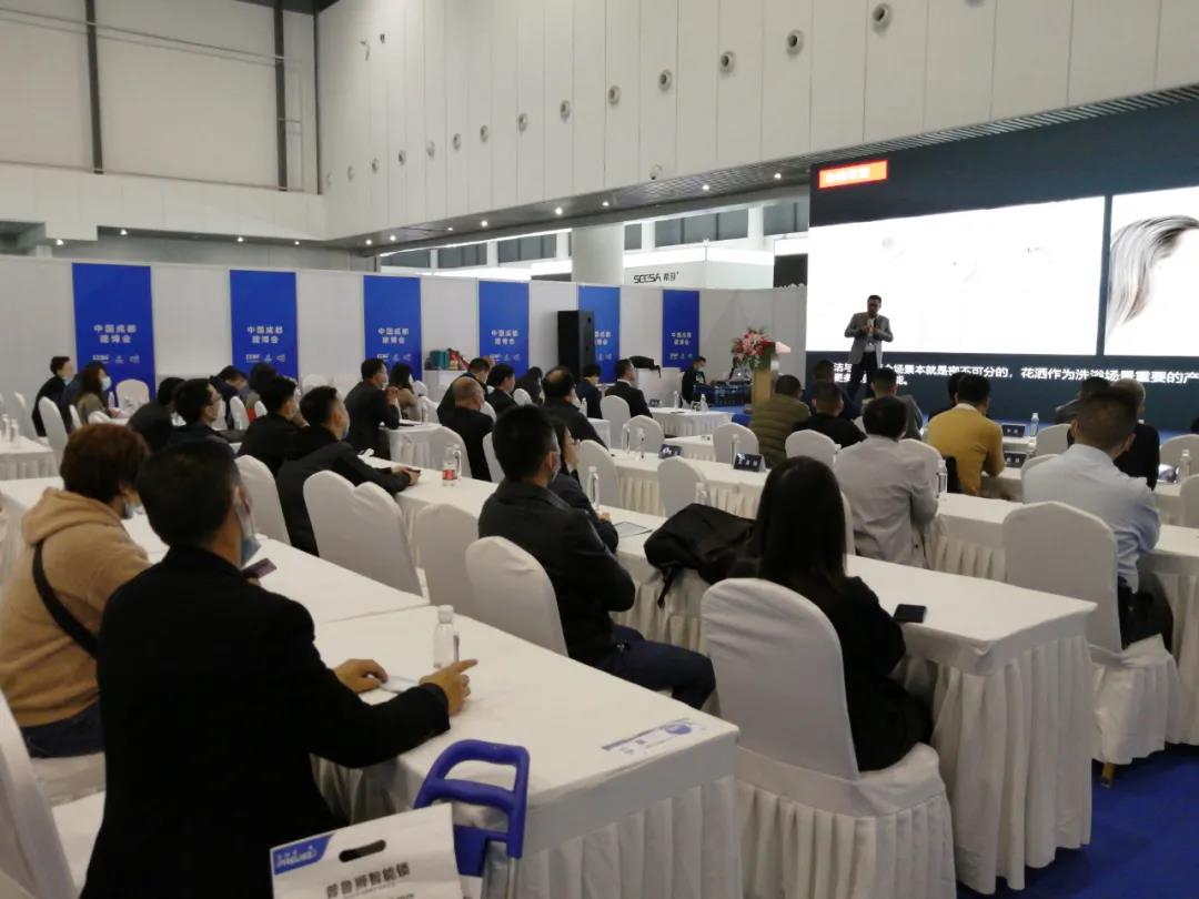 論壇回顧 | 2021中國(guó)(西部)智能衛(wèi)浴綠色發(fā)展高峰論壇在成都西博城成功舉辦(圖6) 論壇回顧 | 2021中國(guó)(西部)智能衛(wèi)浴綠色發(fā)展高峰論壇在成都西博城成功舉辦(圖6)